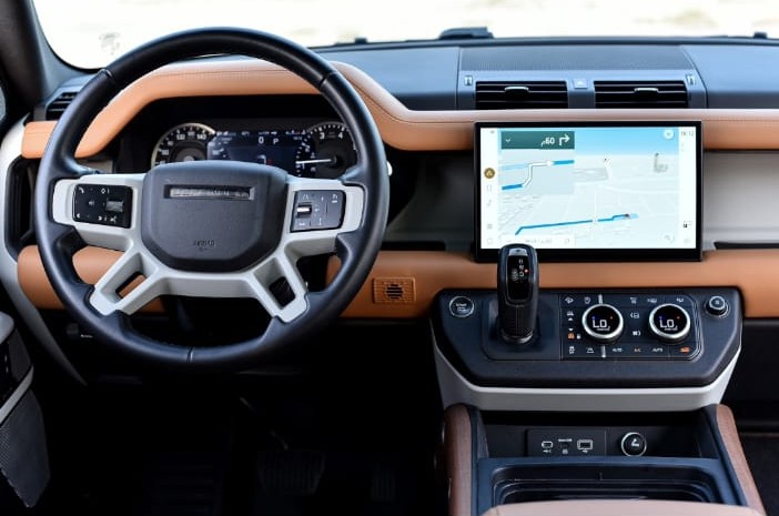 Land Rover Defender view 6