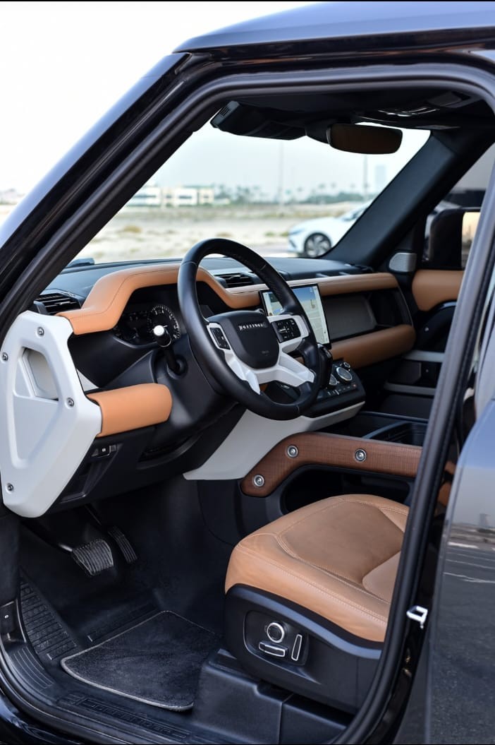 Land Rover Defender view 7