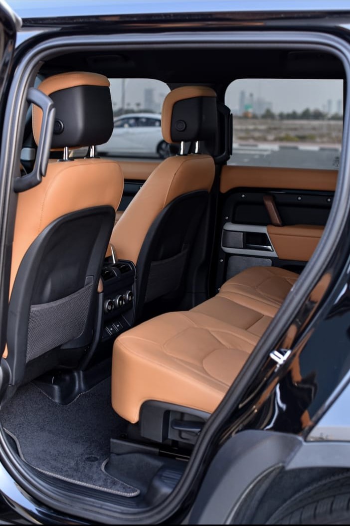 Land Rover Defender view 9