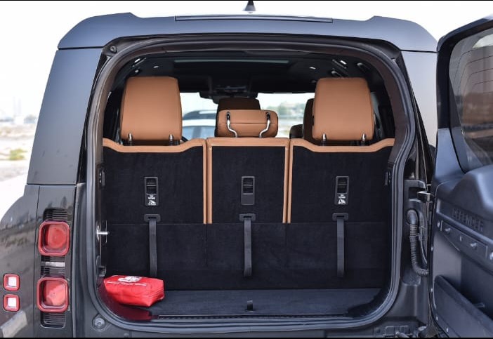 Land Rover Defender view 10