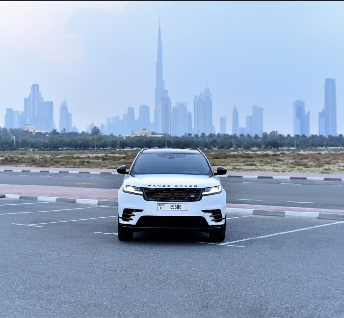 Range Rover Velar view 2