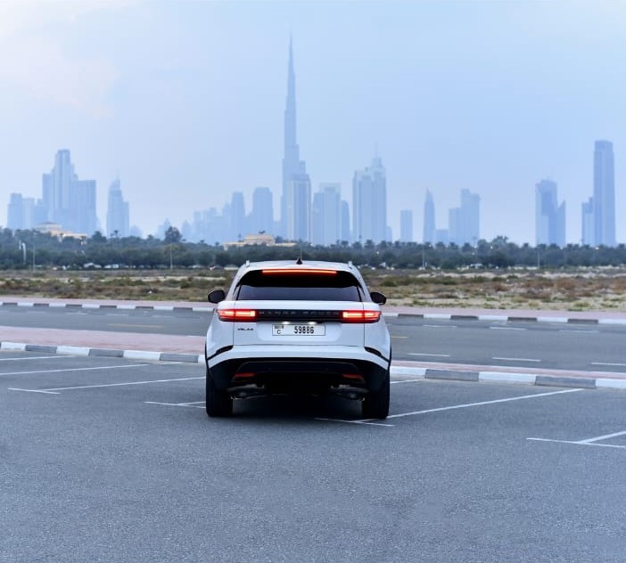 Range Rover Velar view 5