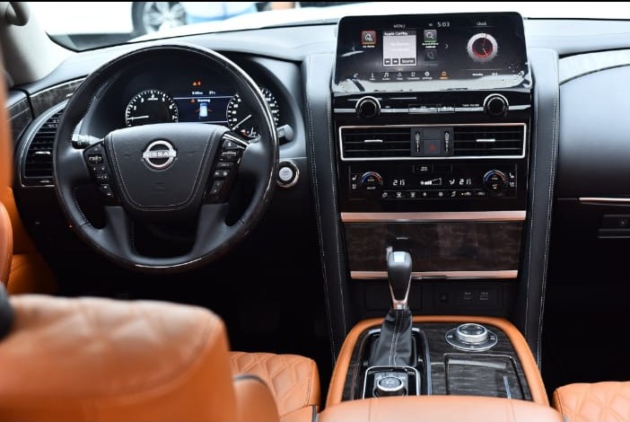 Nissan Patrol view 8