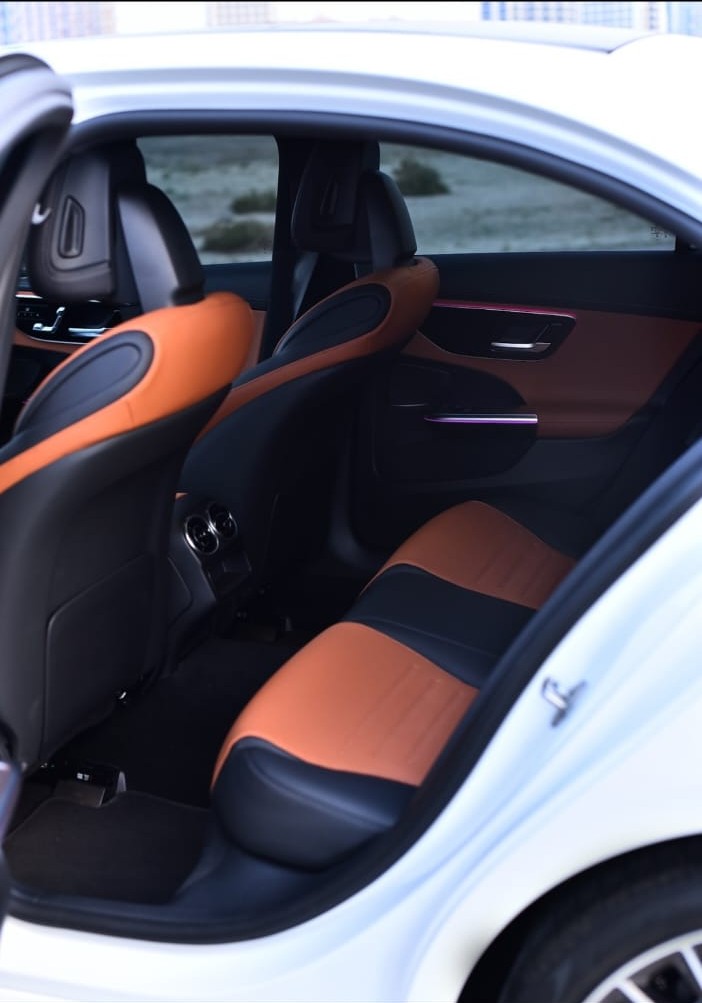 Mercedes-Benz C200 view 6
