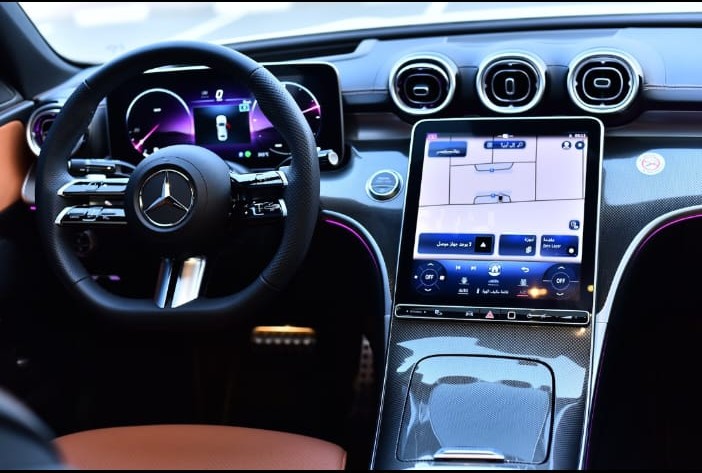 Mercedes-Benz C200 view 10