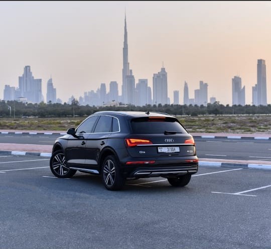 Audi Q5 view 2