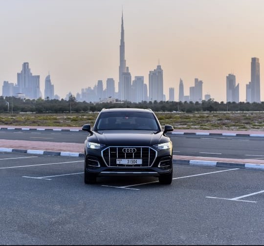 Audi Q5 view 3