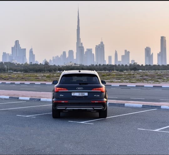Audi Q5 view 4