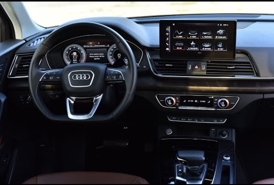 Audi Q5 view 6