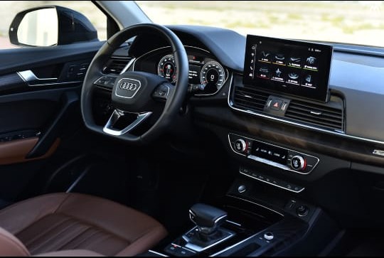 Audi Q5 view 7