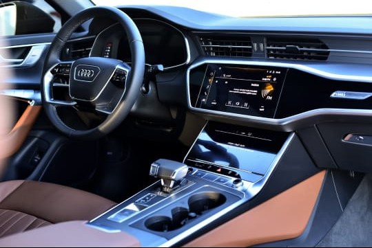 Audi A6 view 7