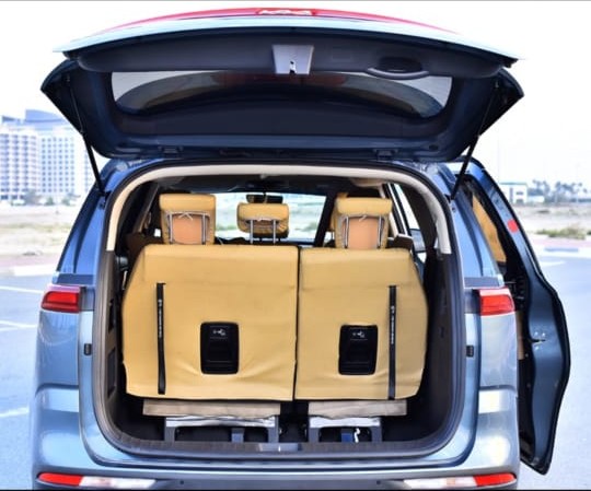 Kia Carnival view 10