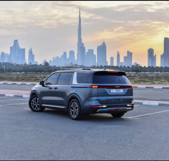 Kia Carnival view 14