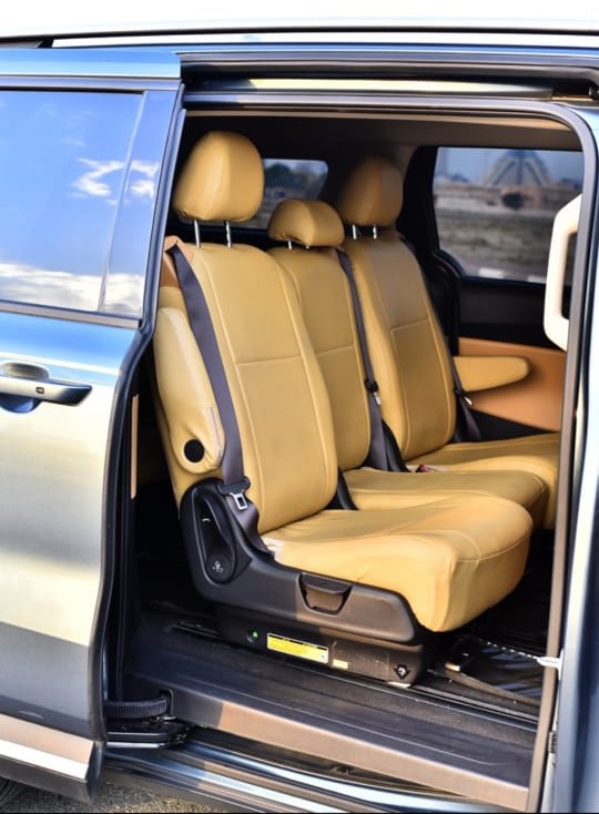 Kia Carnival view 19