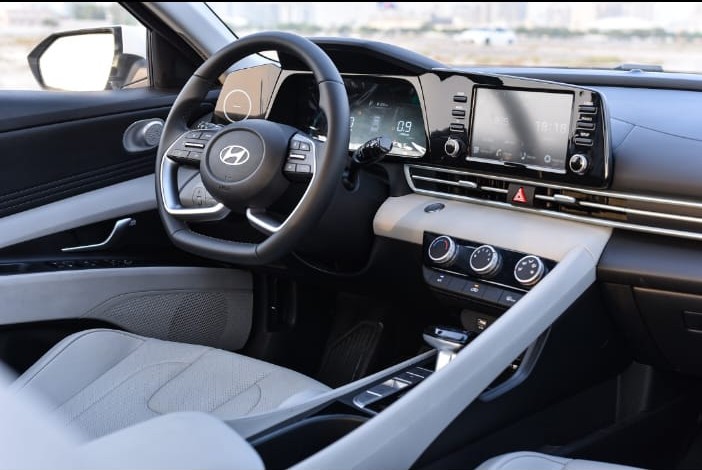 Hyundai Elantra view 8