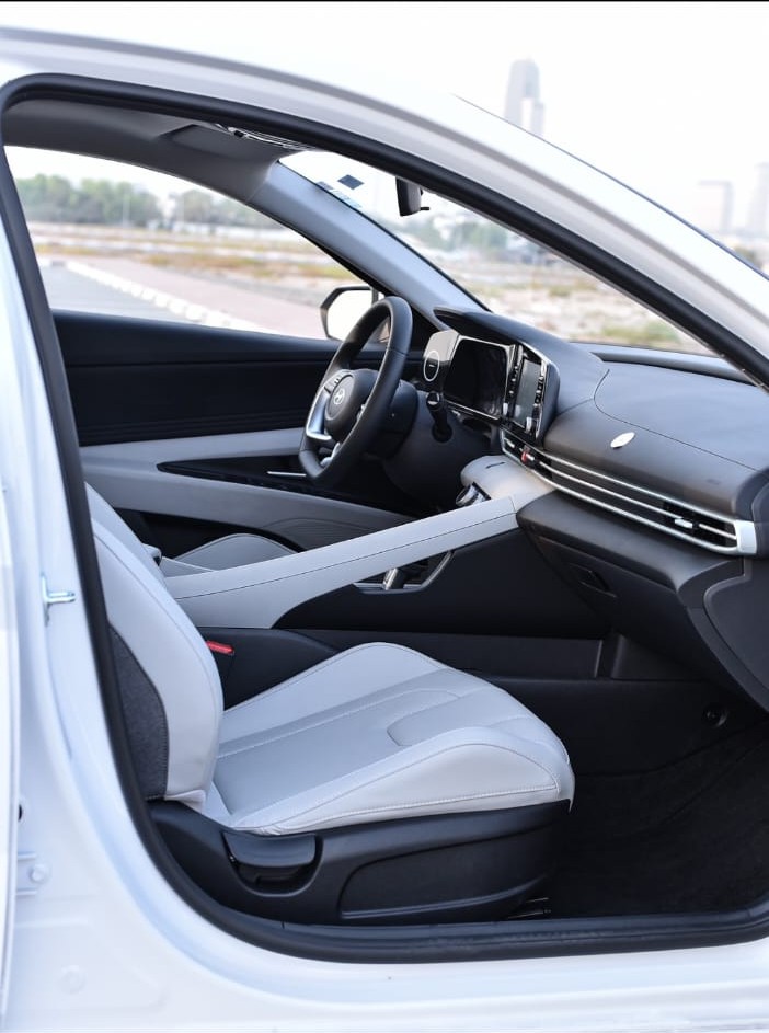 Hyundai Elantra view 9