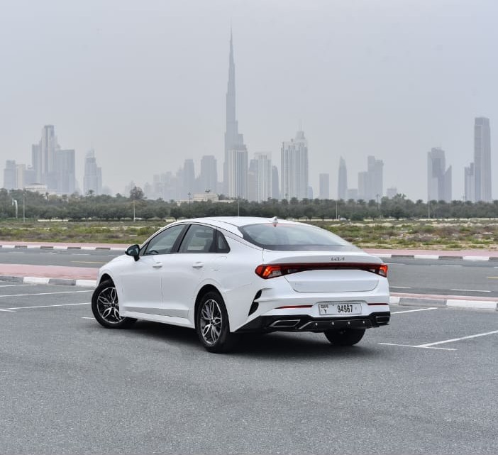 Kia K5 view 2