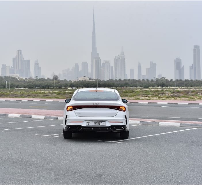 Kia K5 view 5