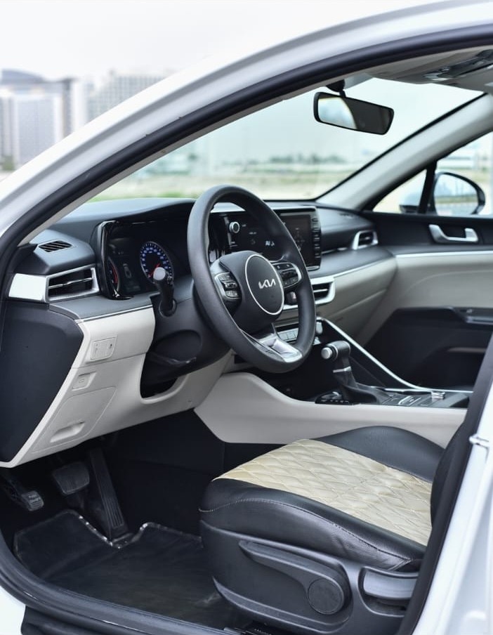 Kia K5 view 7