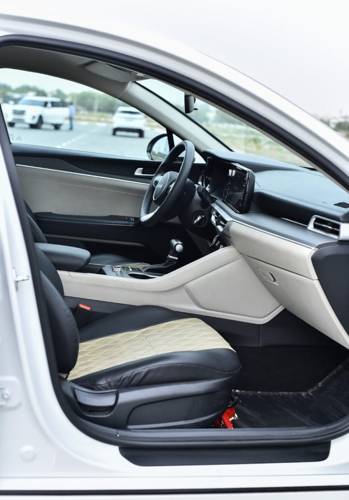 Kia K5 view 10