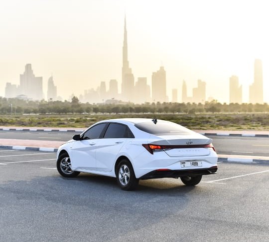Hyundai Elantra view 5