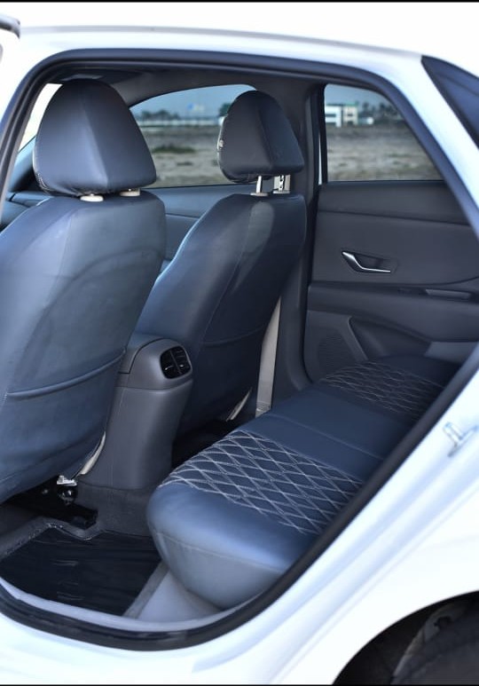 Hyundai Elantra view 10